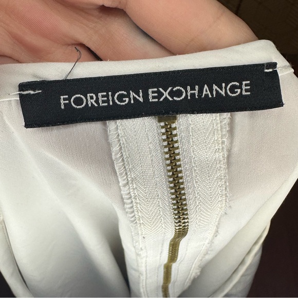 Foreign Exchange White Lantern Sleeve Peplum Top (size M) - Picture 3 of 3